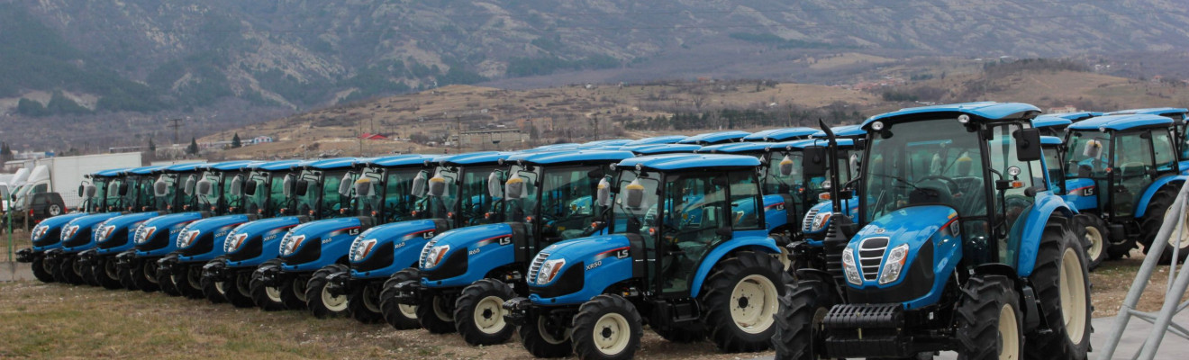 LS tractor slider image